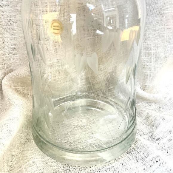 Vintage Romanian Handcrafted Etched Glass Decanter – Danish Design, Heart Motif - Picture 11 of 11